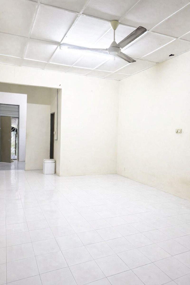 TERES SETINGKAT ENDLOT TAMAN SANGSURA, MAK CHILI – KEMAMAN