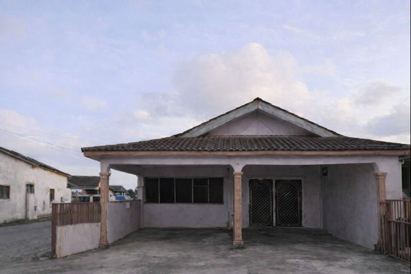 TERES SETINGKAT ENDLOT TAMAN SANGSURA, MAK CHILI – KEMAMAN