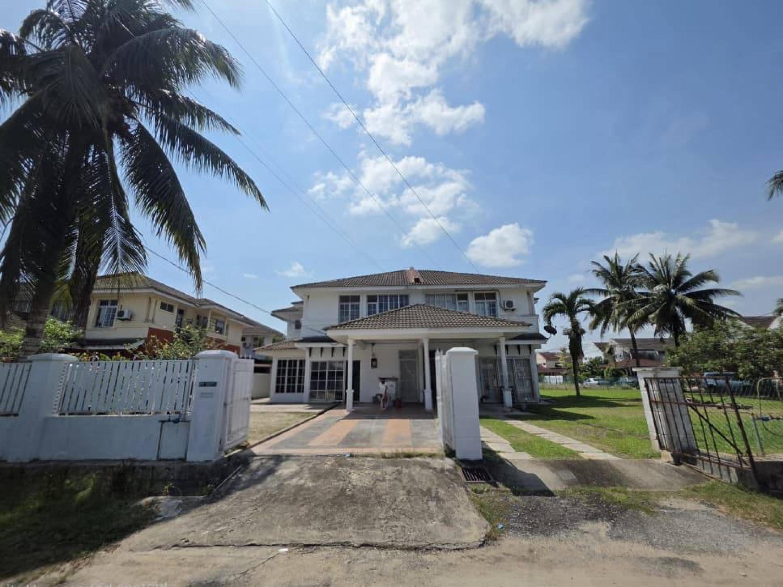 RUMAH SEMI D, 2 TINGKAT LOT 144 GONG LIMAU, CHUKAI KEMAMAN