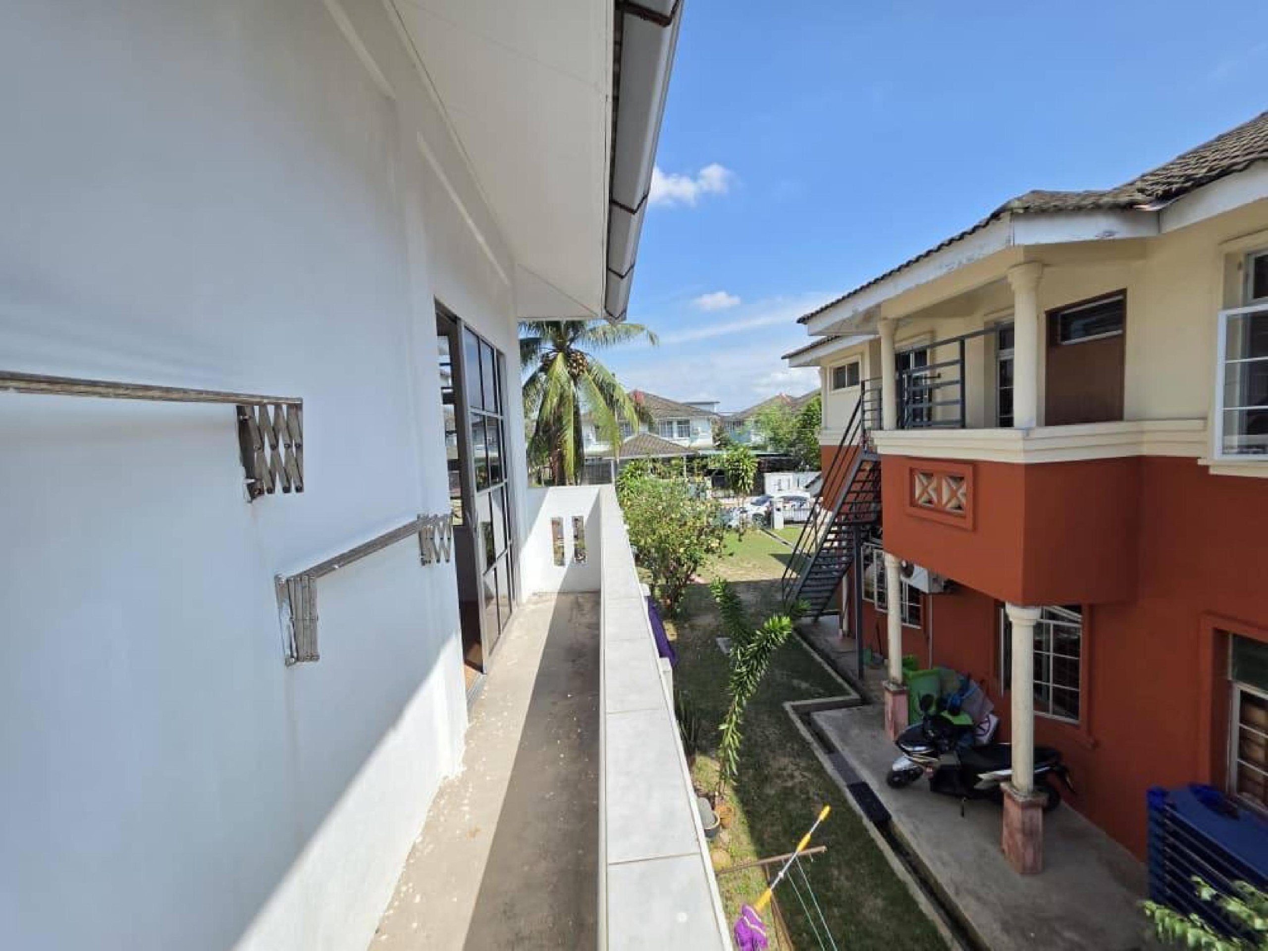 RUMAH SEMI D, 2 TINGKAT LOT 144 GONG LIMAU, CHUKAI KEMAMAN