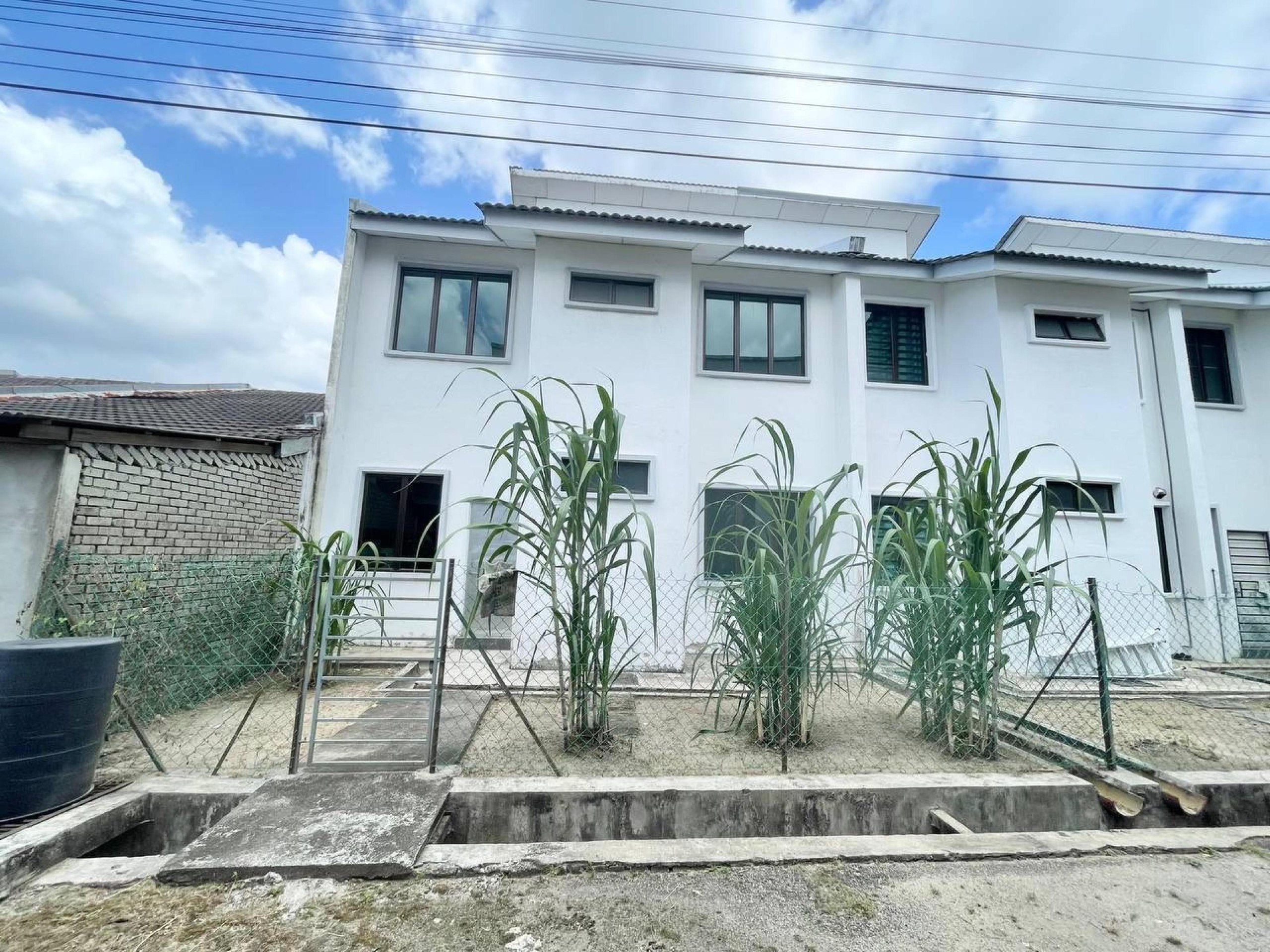 Teres 2 Tingkat Taman Geliga Sempadan Kemaman