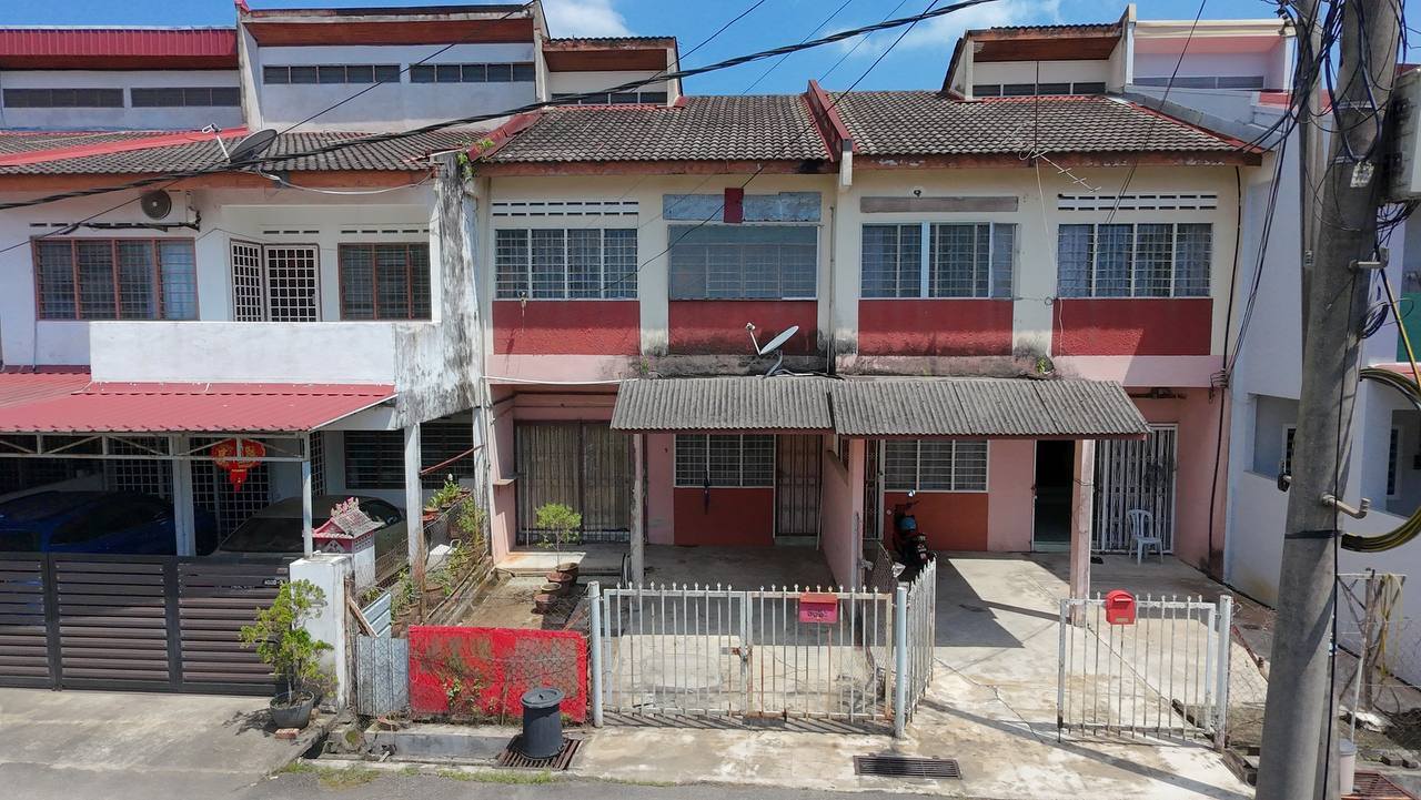 Rumah Teres 2 Tingkat di Jalan Dato Untuk Dijual