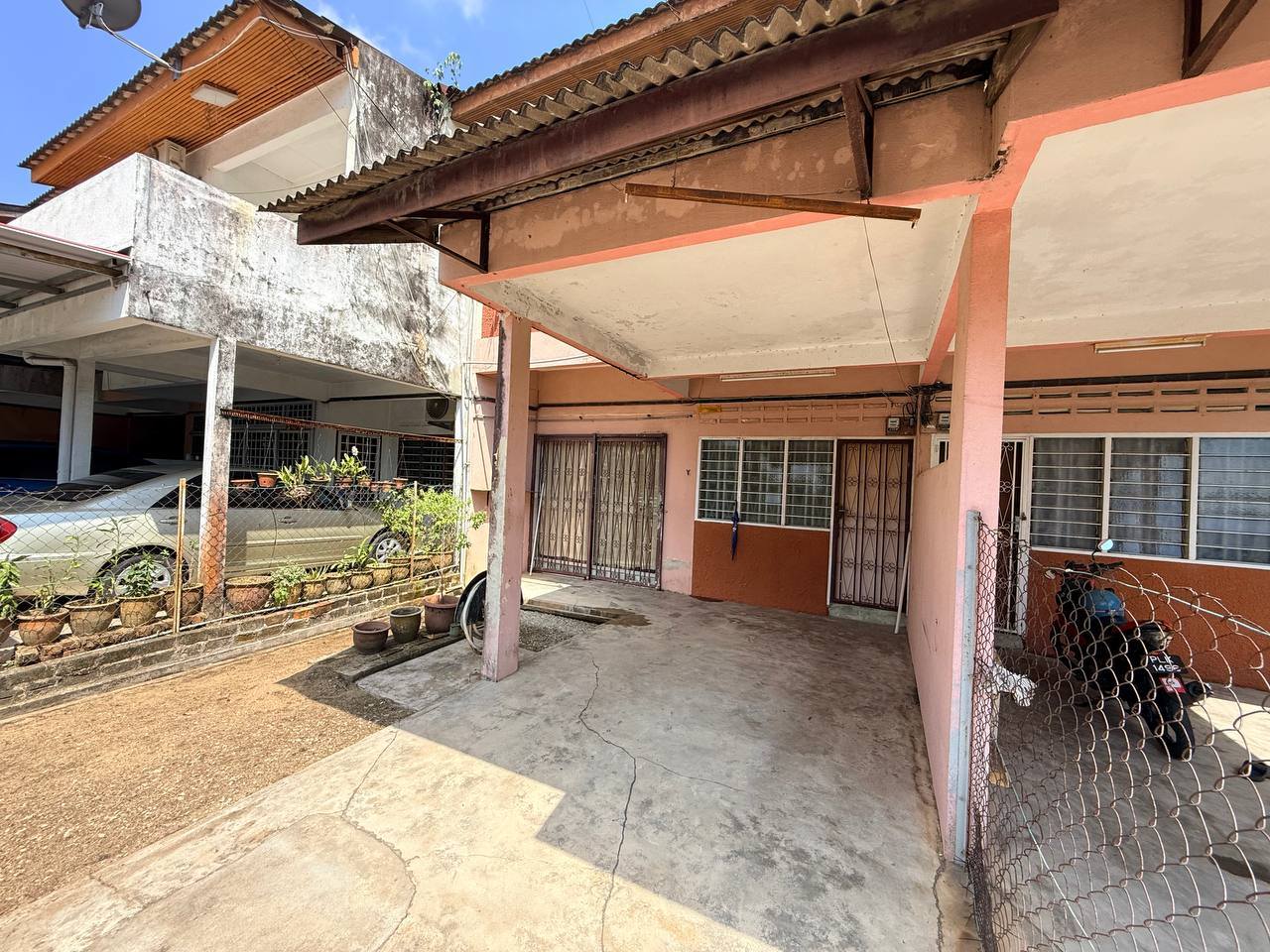 Rumah Teres 2 Tingkat di Jalan Dato Untuk Dijual