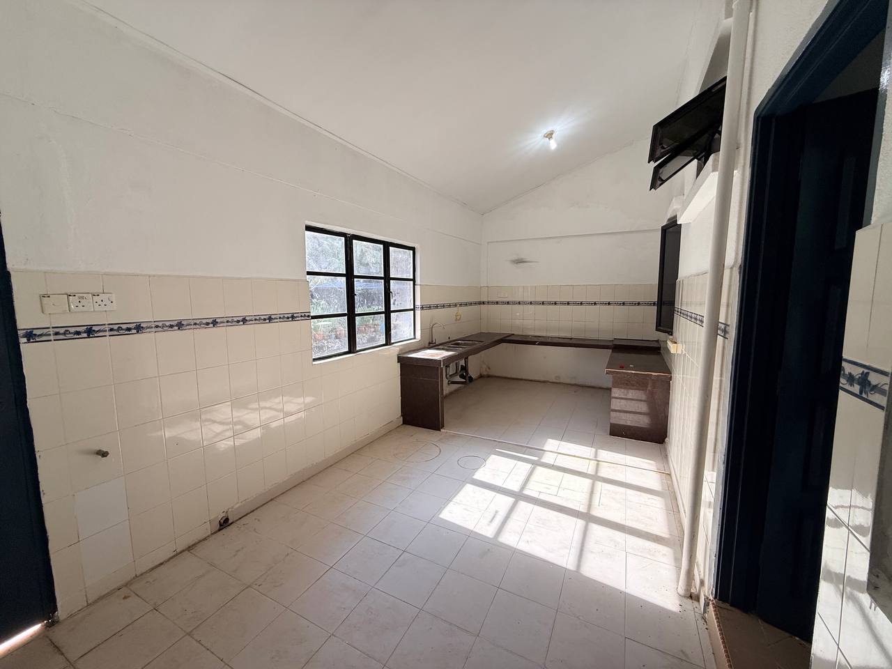 Rumah Teres 2 Tingkat di Geliga Intan , Kemaman
