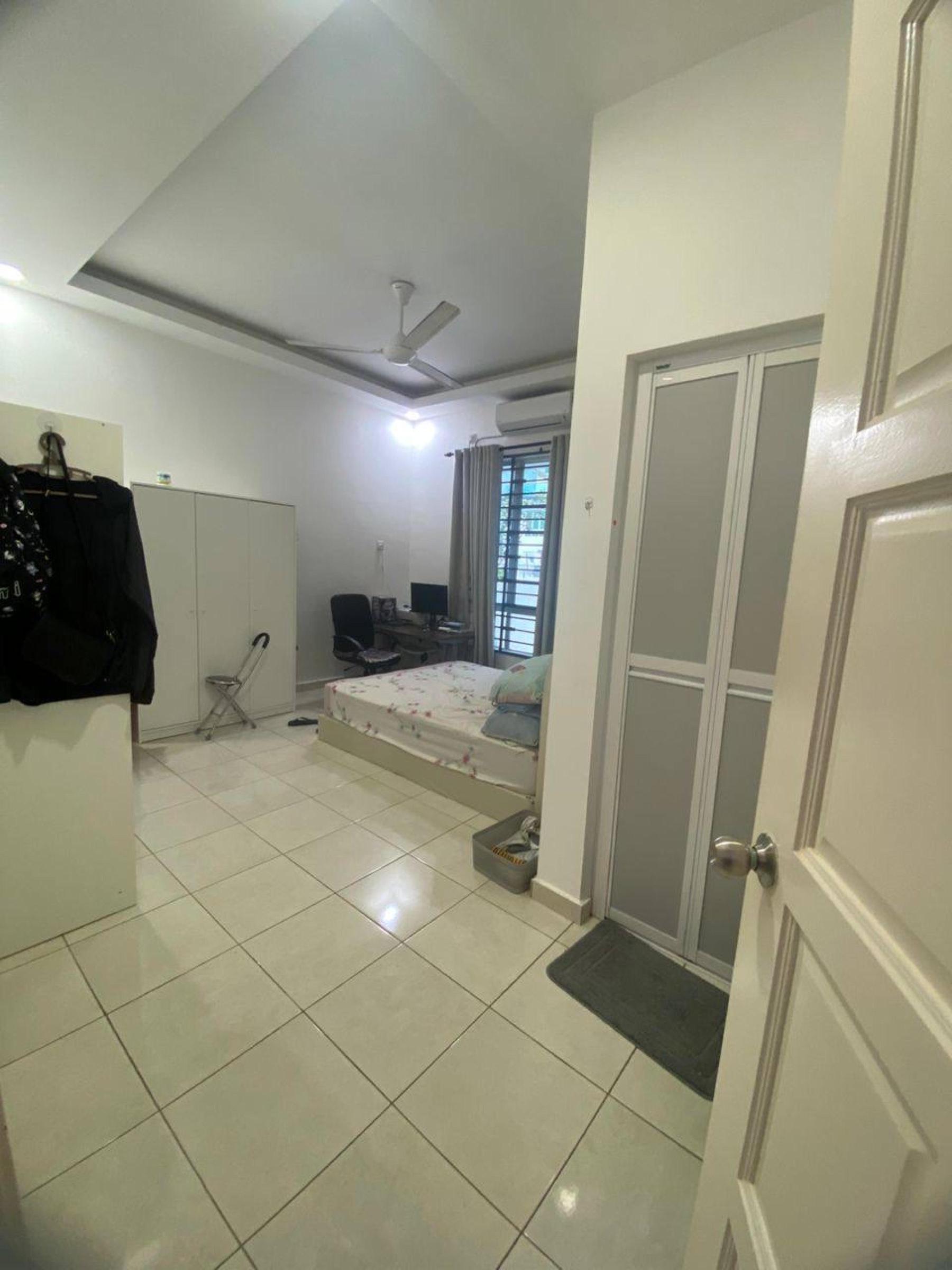 RUMAH SEMI D CORNERLOT TANAH LUAS DI KG MENTAUH KIJAL KEMAMAN