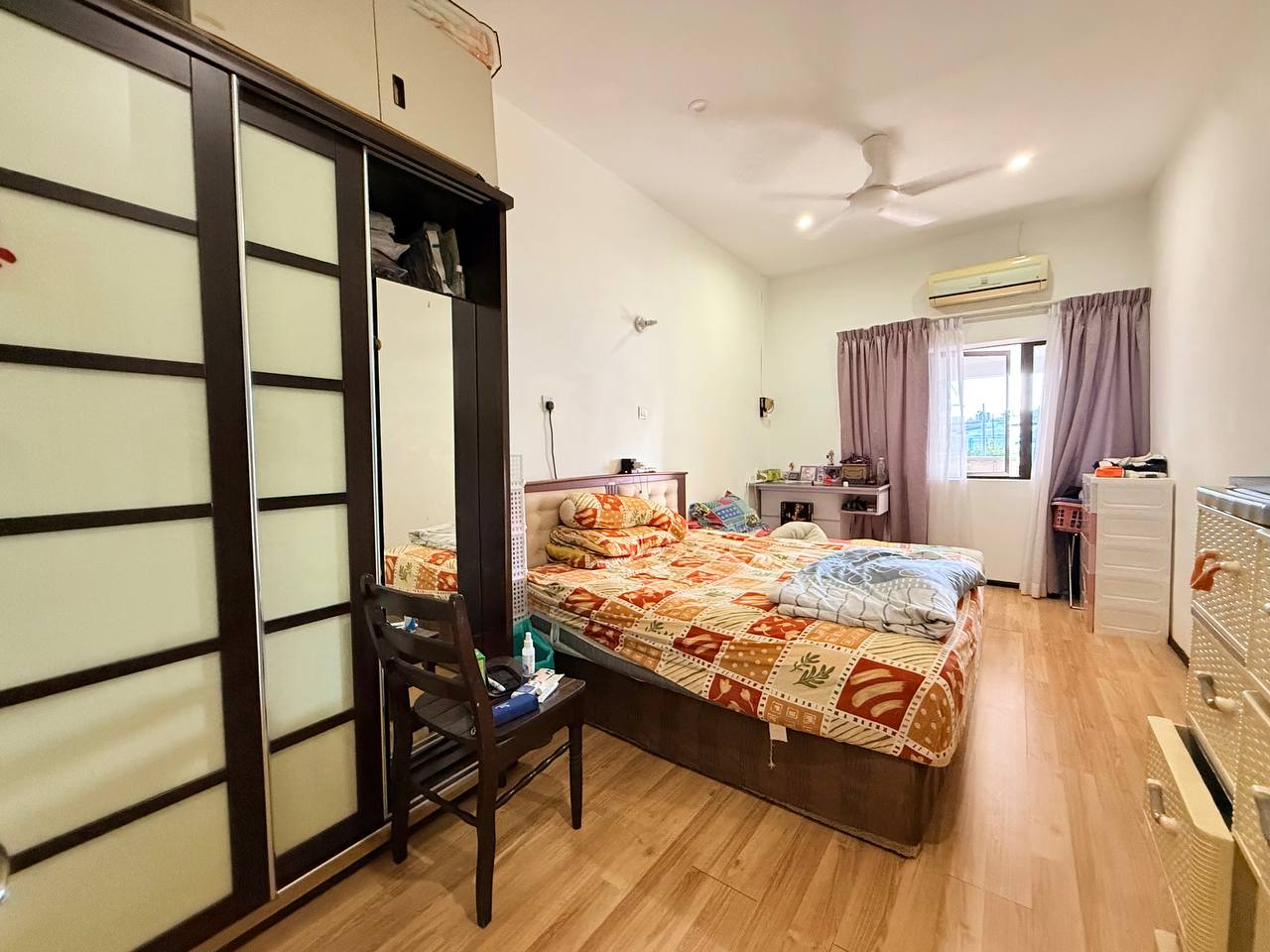 Rumah Teres 2 Tingkat di Taman Kemaman