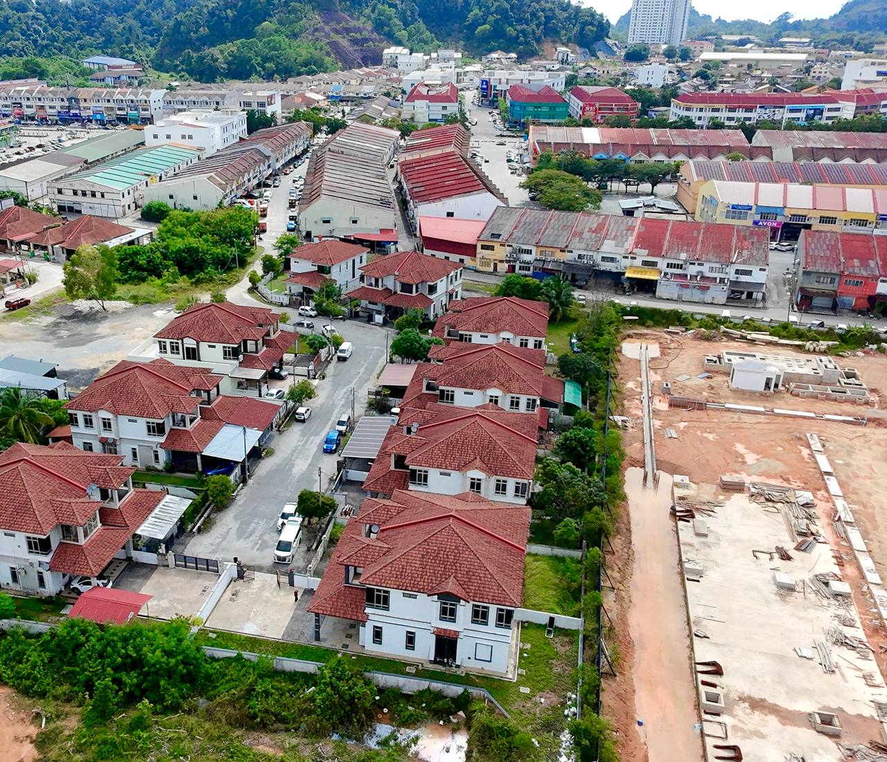 Rumah Semi-D 2 Tingkat di Pengkalan Pandan, Chukai