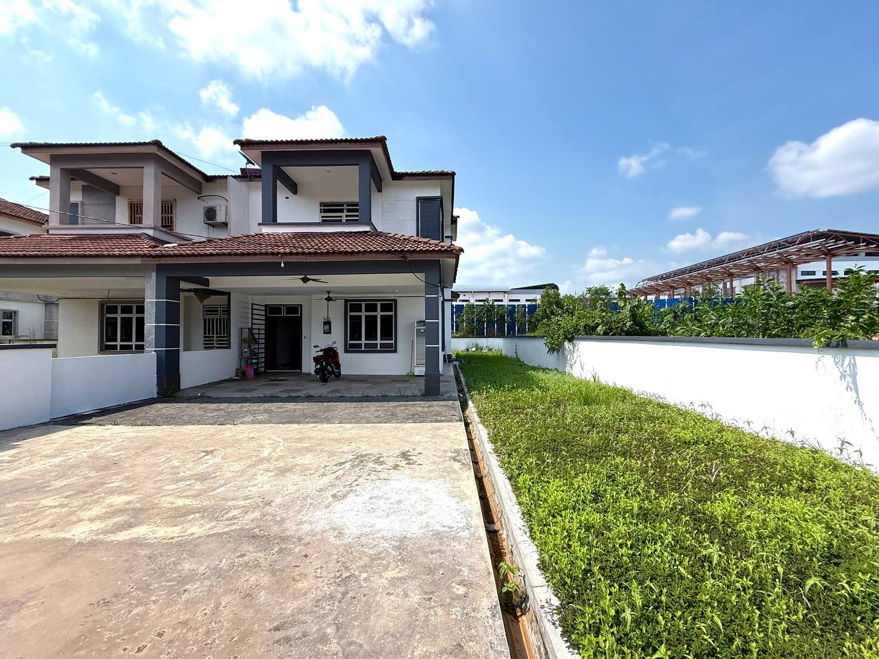 Rumah Semi-D 2 Tingkat di Pengkalan Pandan, Chukai