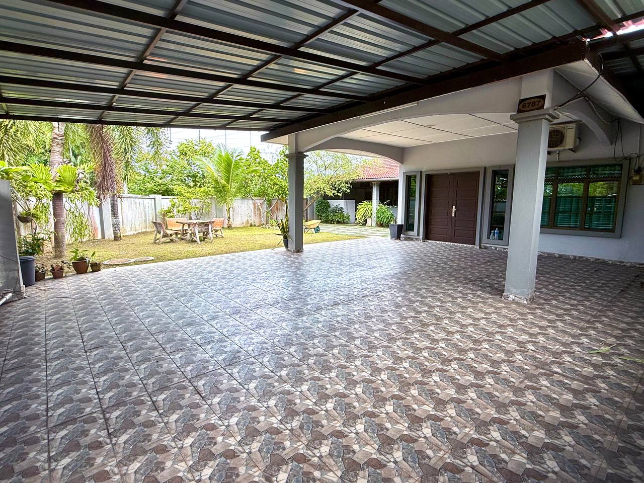 Semi - D Corner Lot di Bukit Kuang