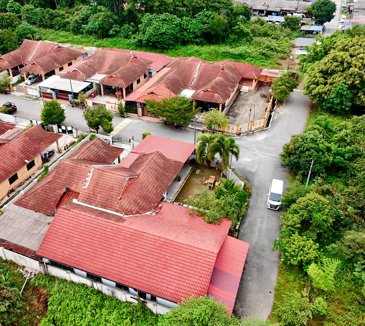 Semi - D Corner Lot di Bukit Kuang