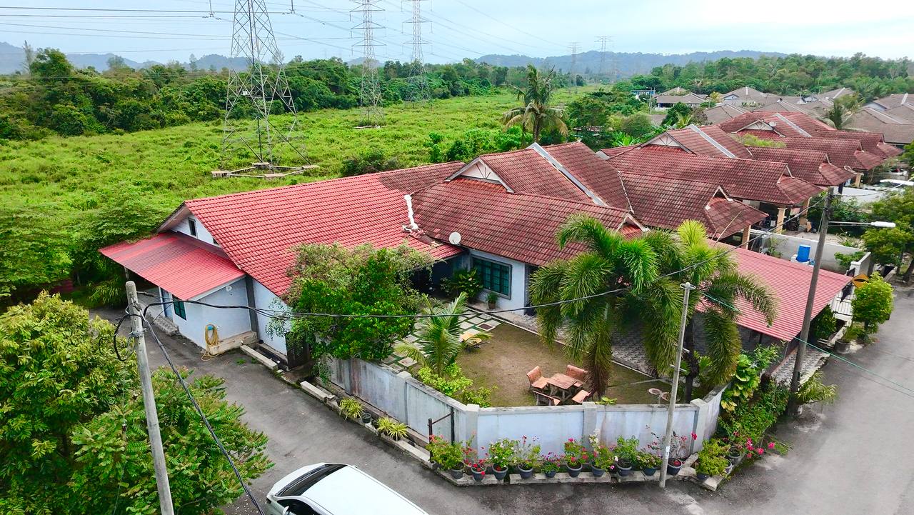 Semi - D Corner Lot di Bukit Kuang