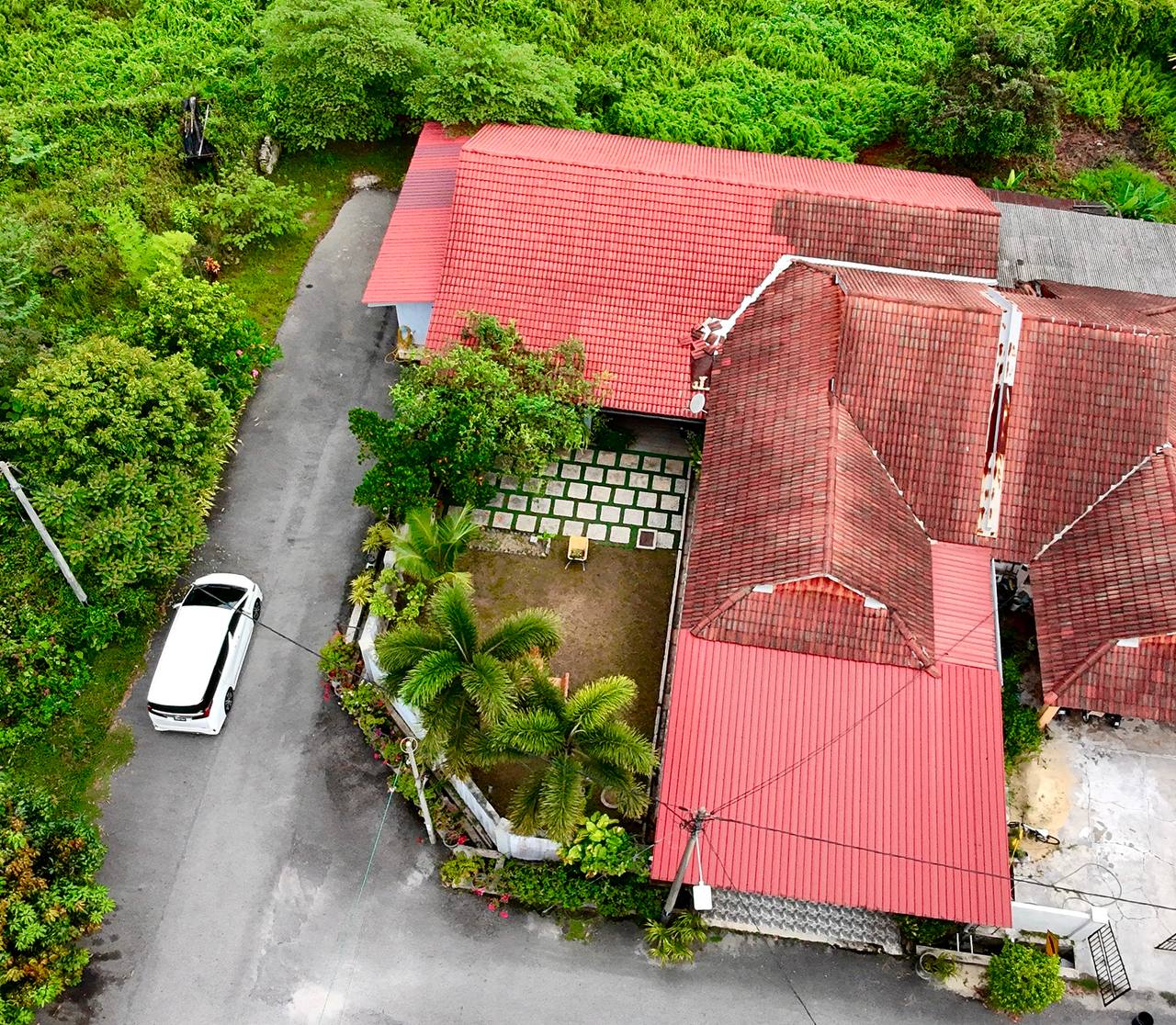Semi - D Corner Lot di Bukit Kuang