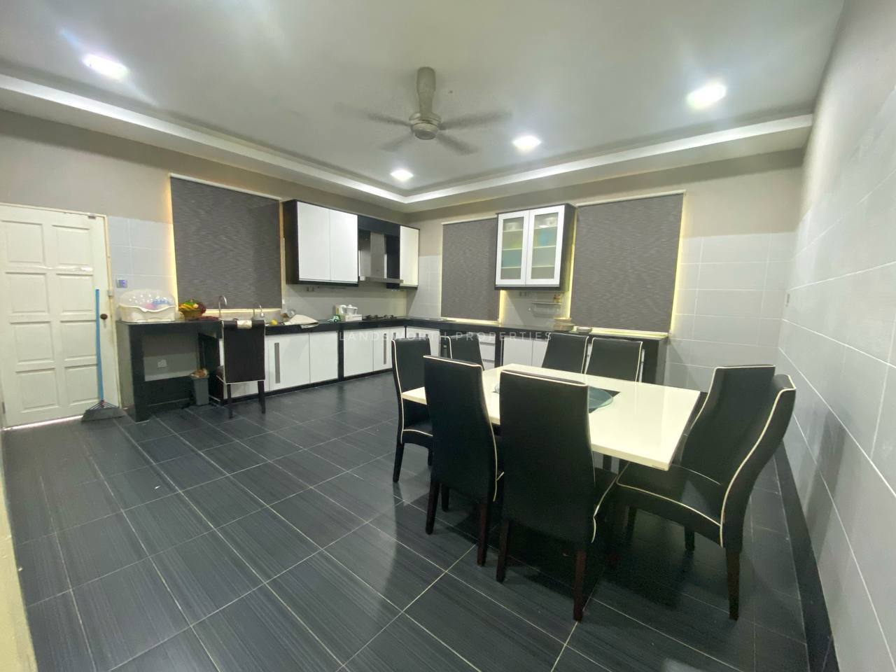 Rumah Banglo di Meraga Beris, Kijal