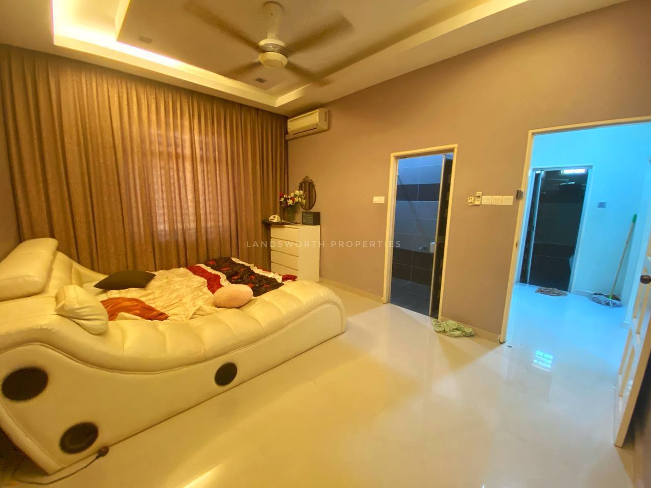 Rumah Banglo di Meraga Beris, Kijal