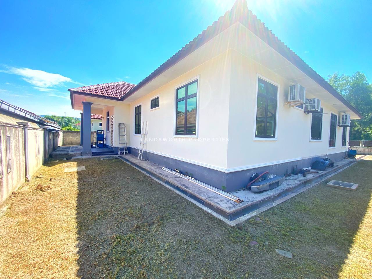 Rumah Banglo di Meraga Beris, Kijal