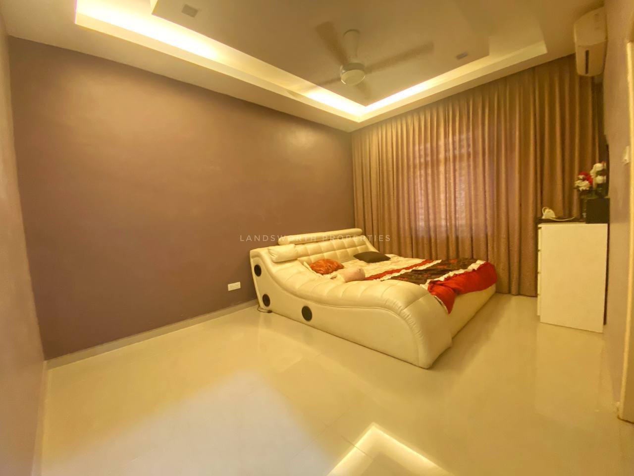 Rumah Banglo di Meraga Beris, Kijal