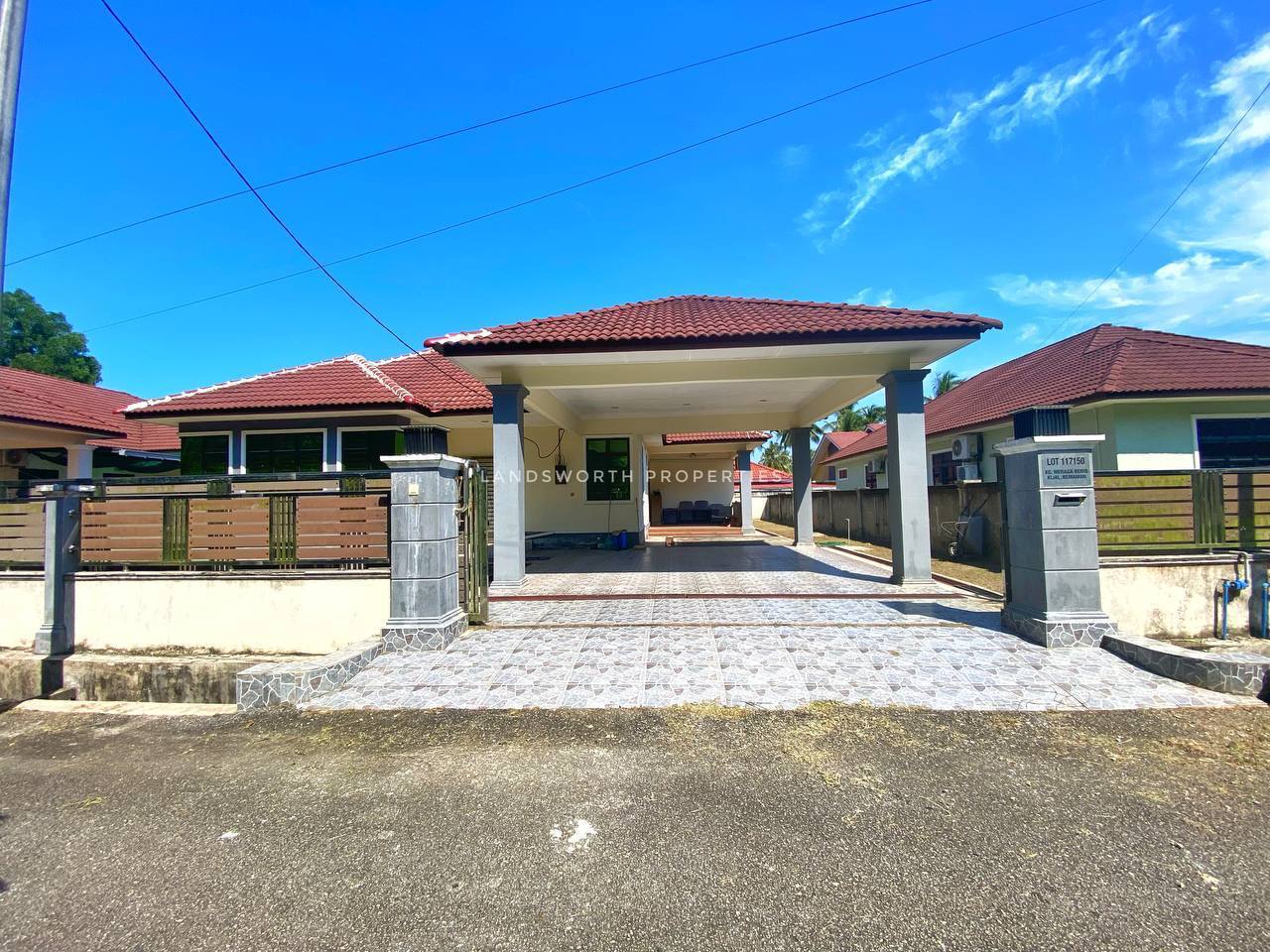 Rumah Banglo di Meraga Beris, Kijal
