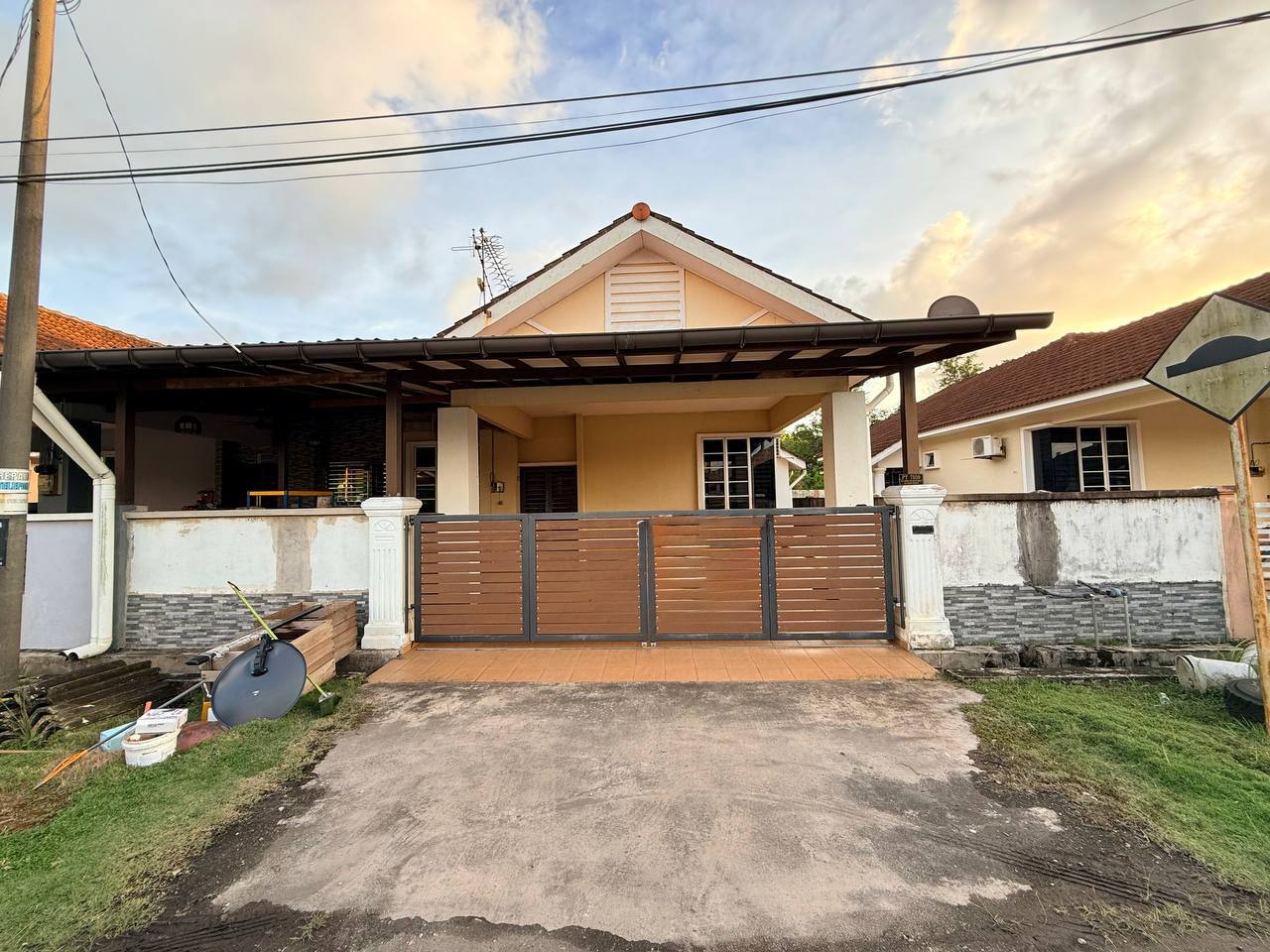 Rumah Semi D Setingkat di Bukit Mentok  - Jalan Alamanda 11