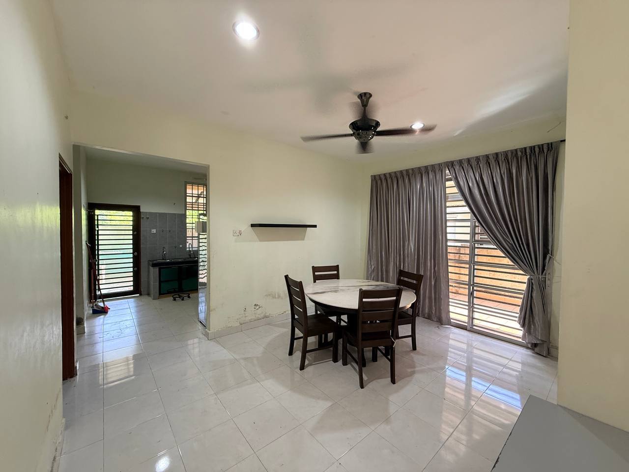 Rumah Semi D Setingkat di Bukit Mentok  - Jalan Alamanda 11