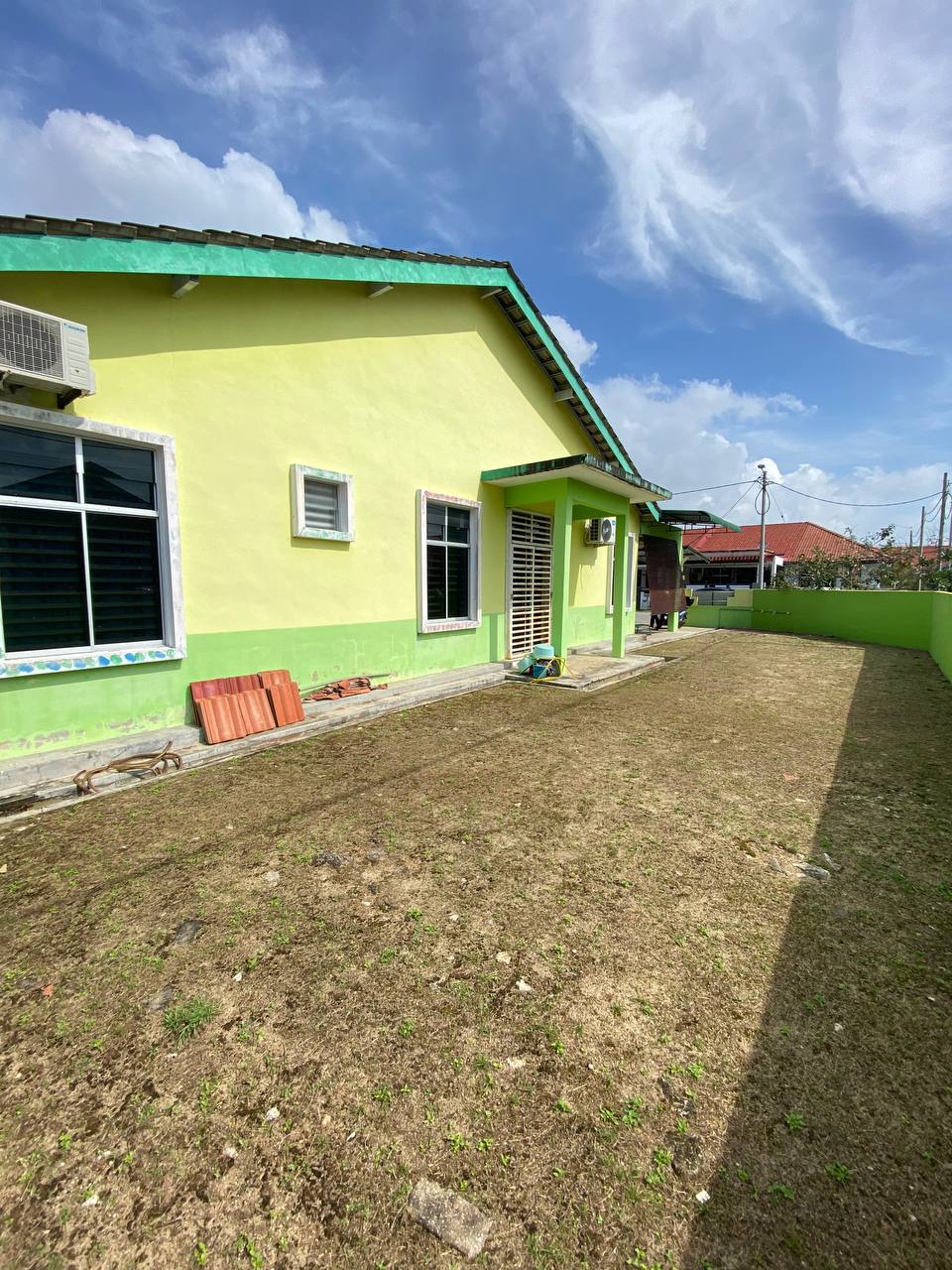 Rumah Teres Setingkat Corner Lot di Banggol Indah, Kemaman