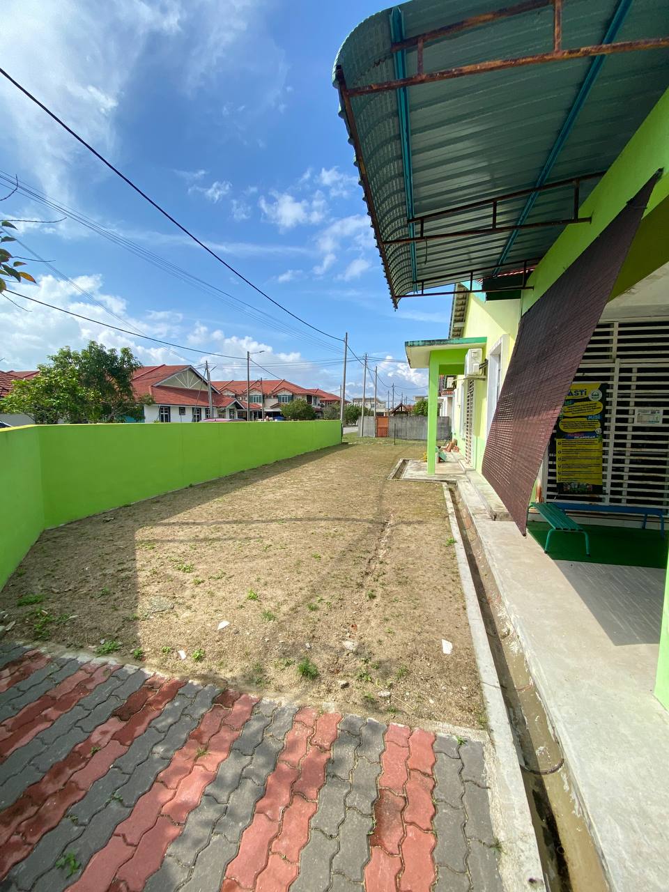 Rumah Teres Setingkat Corner Lot di Banggol Indah, Kemaman