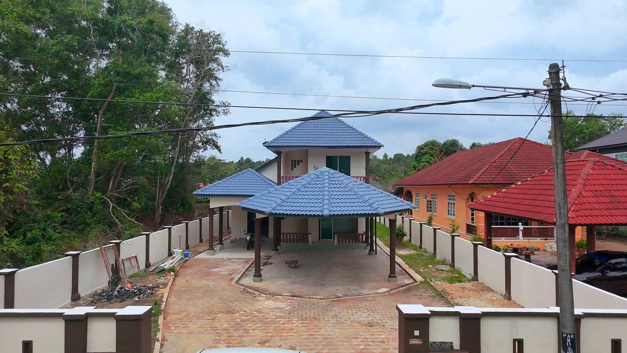 Rumah Banglo 1 1/2 Tingkat di Taman Fikri, Chukai