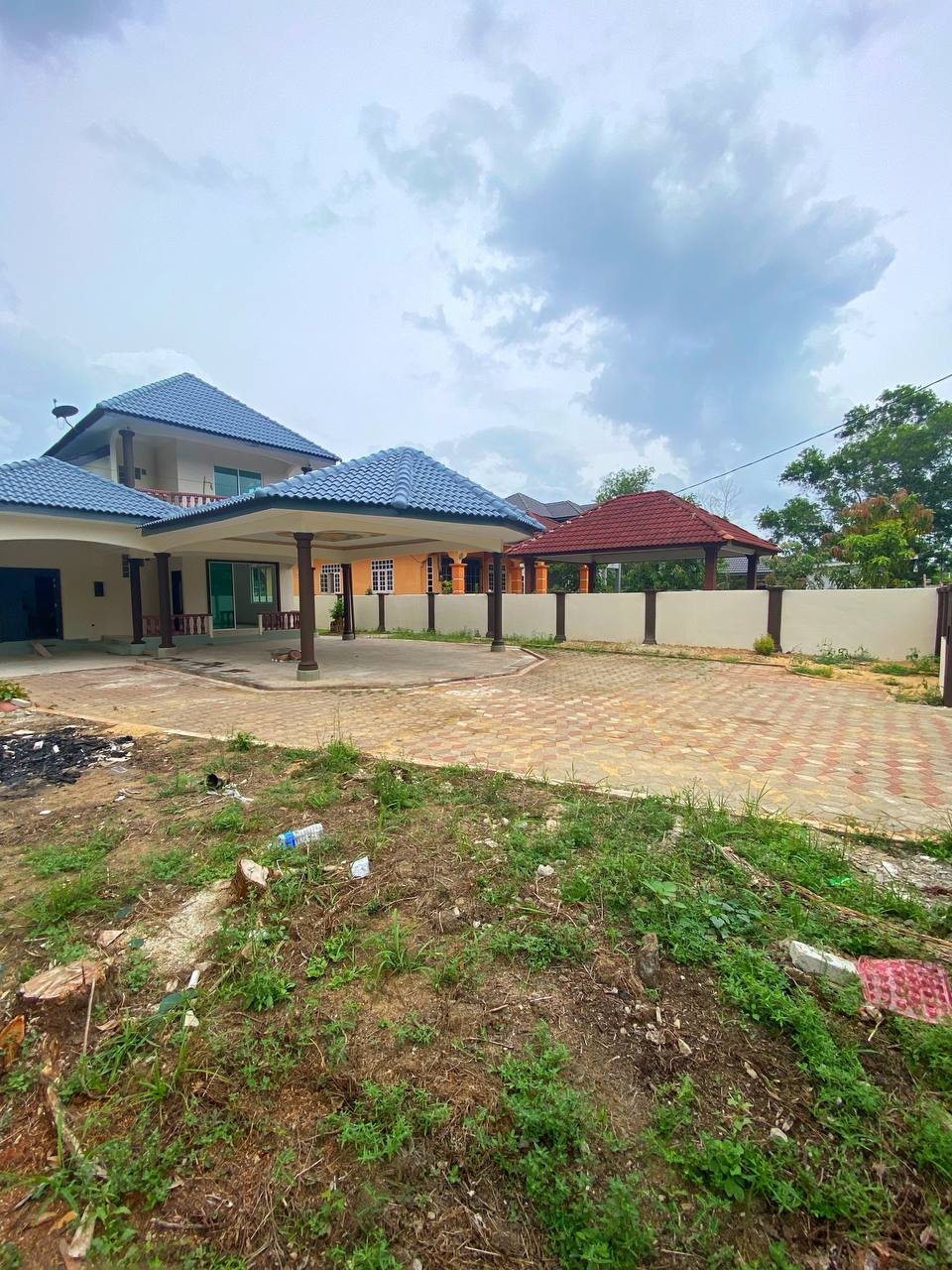 Rumah Banglo 1 1/2 Tingkat di Taman Fikri, Chukai