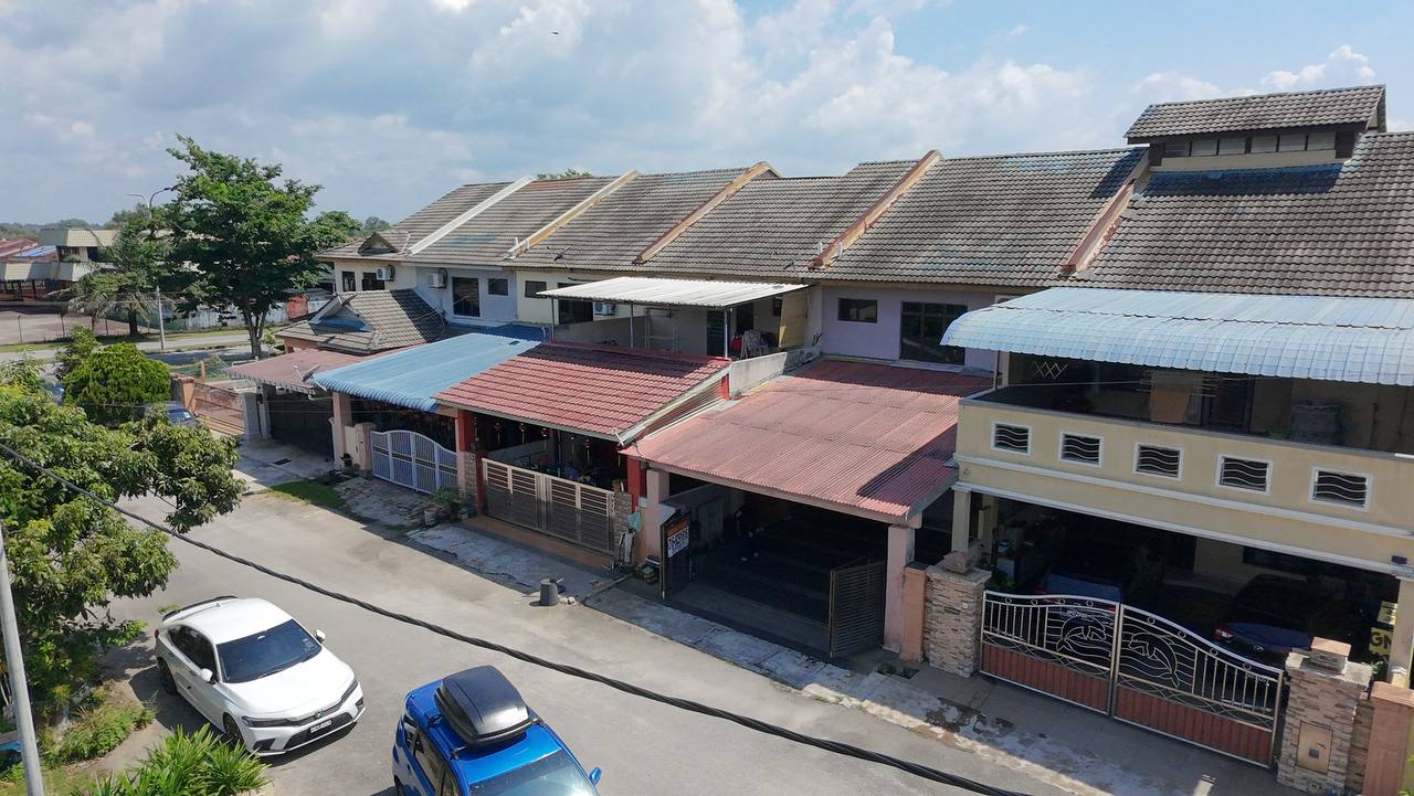 Rumah Teres 2 Tingkat di Taman Perwaja, Kemaman