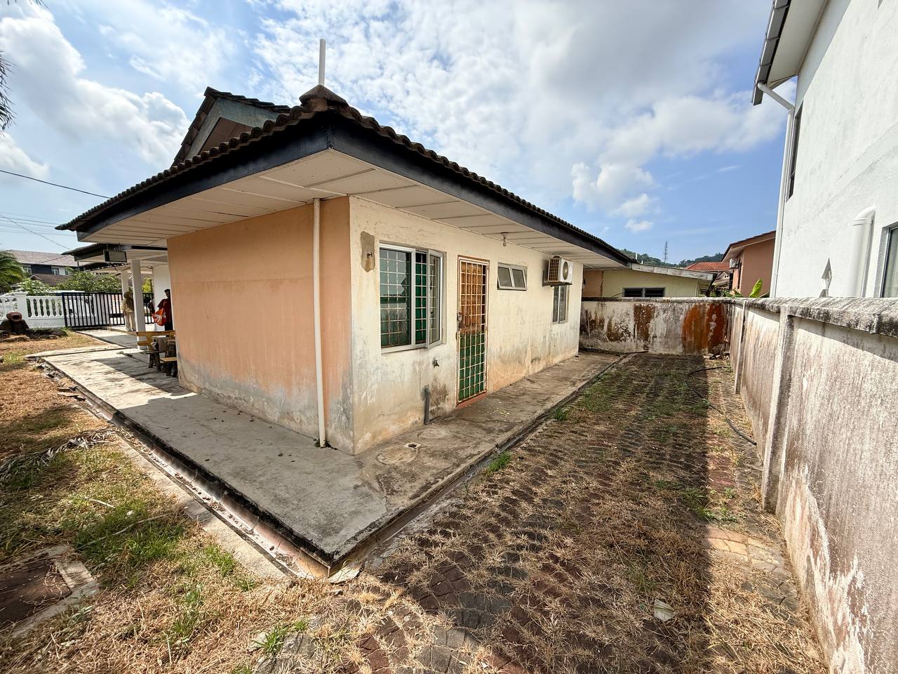 Rumah Semi D Setingkat di Bukit Mentok
